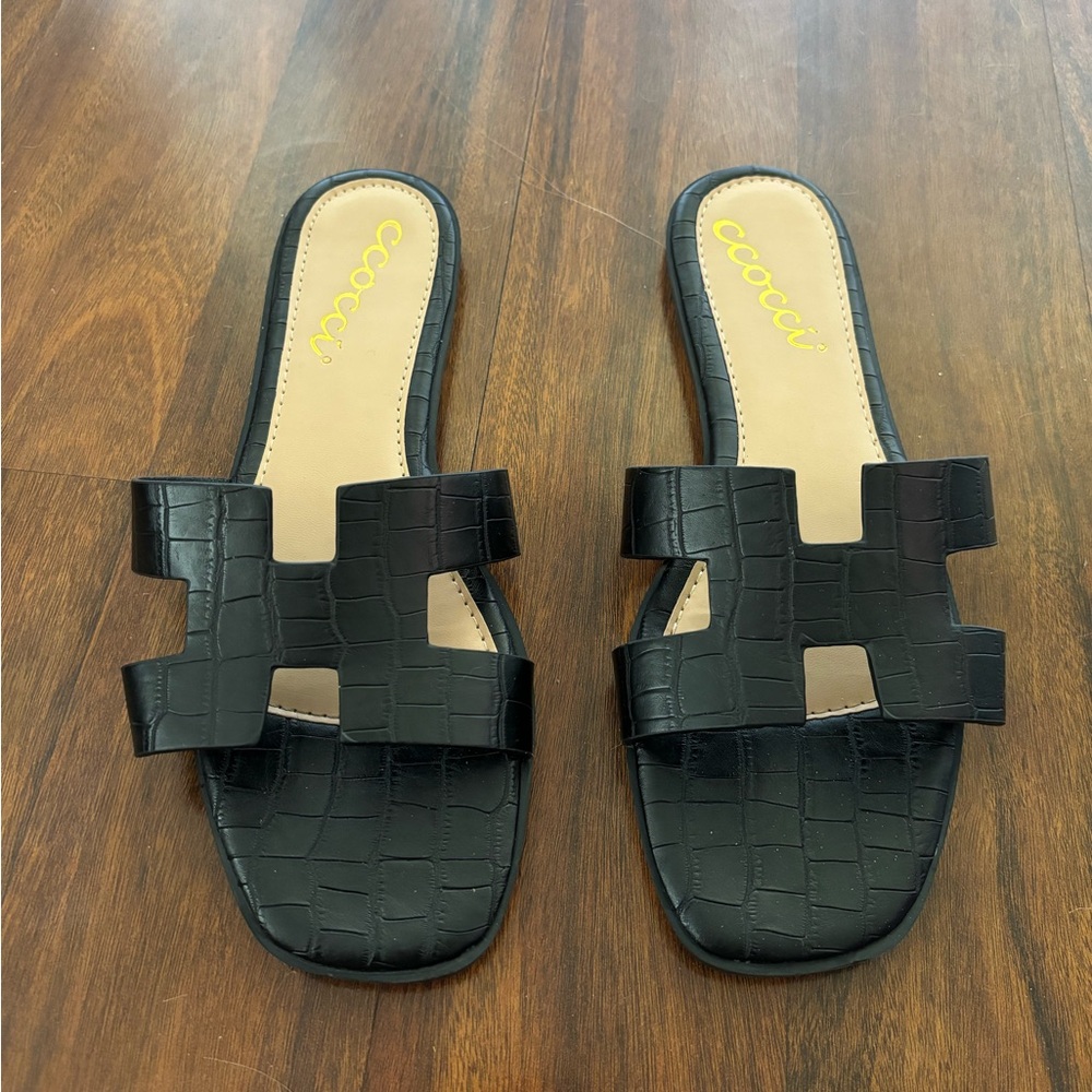 Oran Inspired Black Faux Croc Print Sandal Slip On NWOT